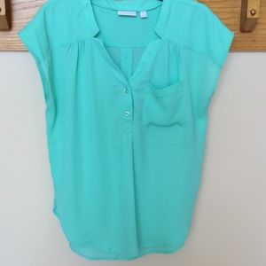 NY&C mint green/Tiffany blue top!